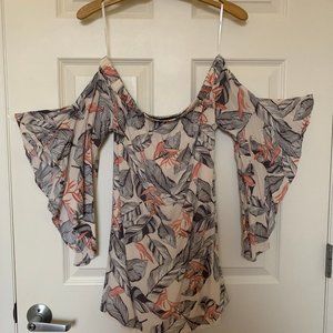 Lulus Openback trumpet sleeve dress Style# LD31472